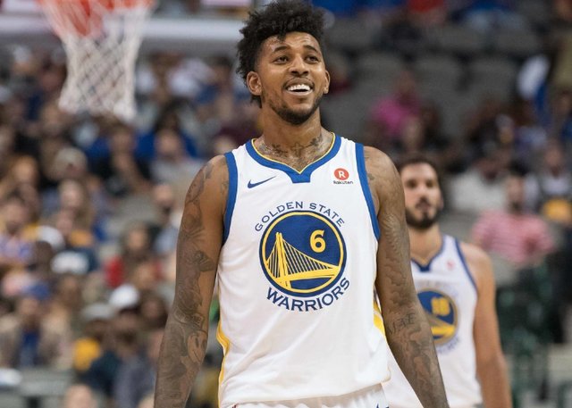 前教练：库普梅纳斯能很好地适应三中卫，斯帕莱蒂非常了解他（前任教头：库普梅纳斯契合三后卫体系，斯帕莱蒂对其了如指掌）