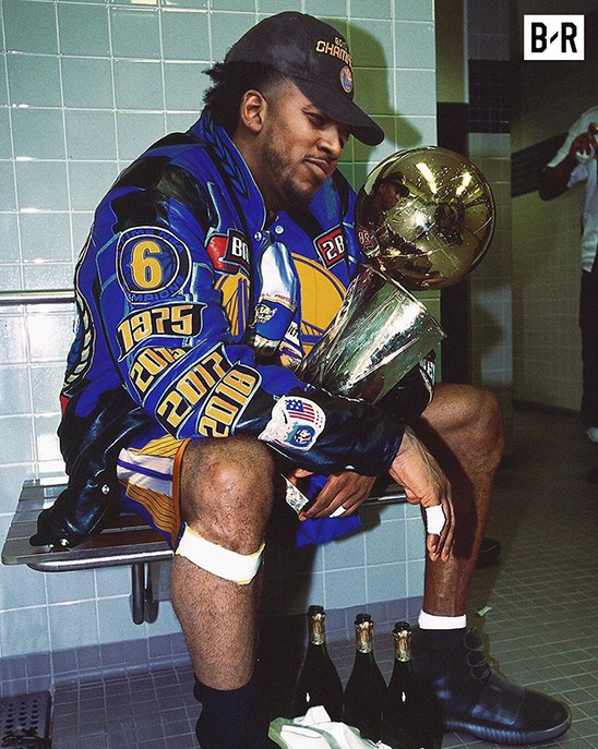 中国冰壶男队5连胜锁定循环赛前三 向米兰冬奥席位冲刺（中国冰壶男队豪取五连胜，稳居循环赛前三，冲击米兰冬奥名额）