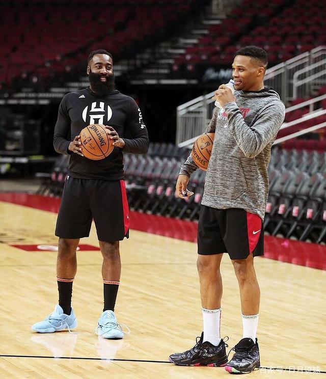 澎湃：泰州开建“苏超”冠军奖杯打卡点，预计12月上旬亮相（泰州启动建设“苏超”冠军奖杯打卡点，预计12月上旬对外亮相）